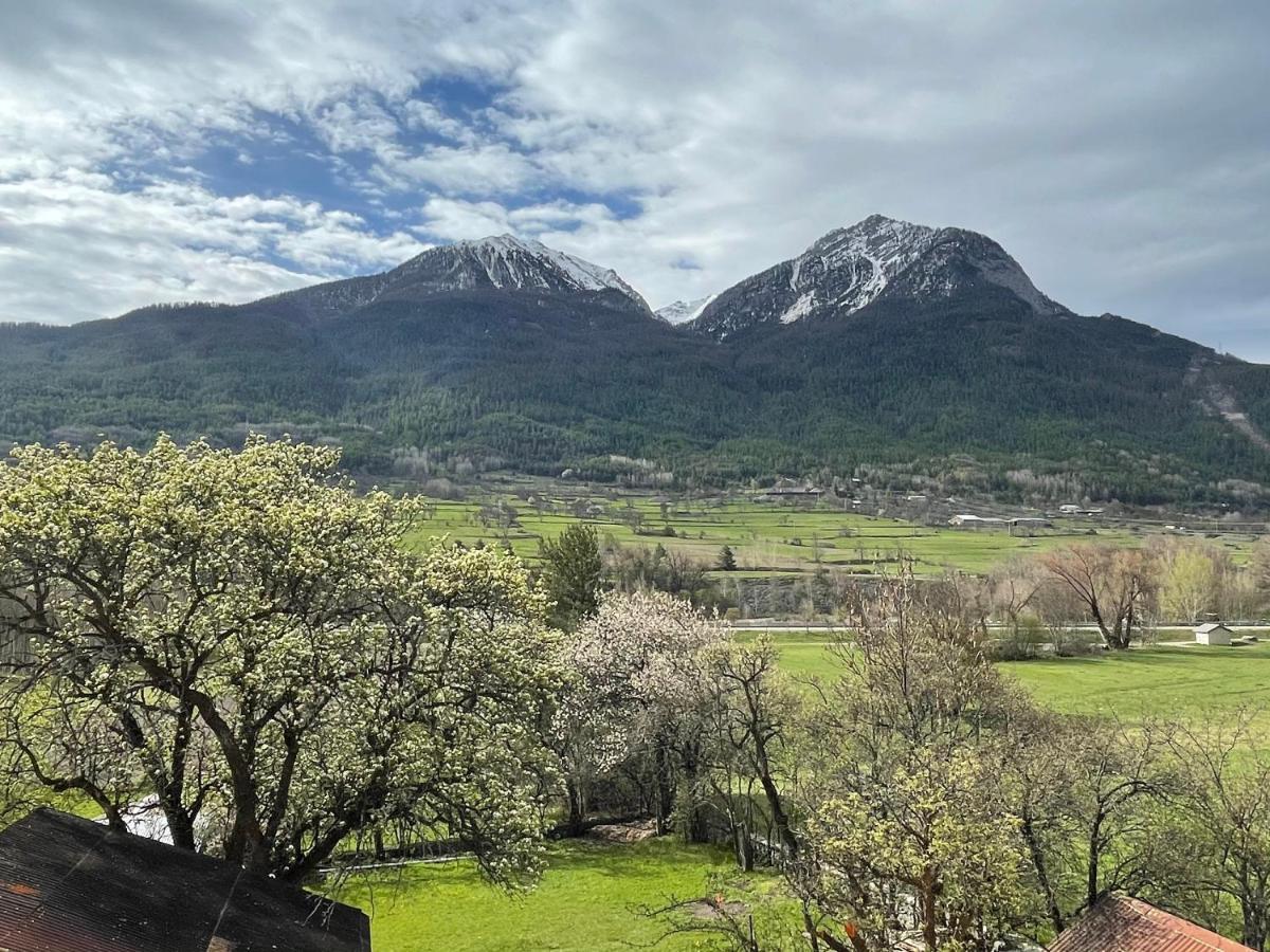 Appartement Dans Une Maison De Pays Briancon  Exterior photo